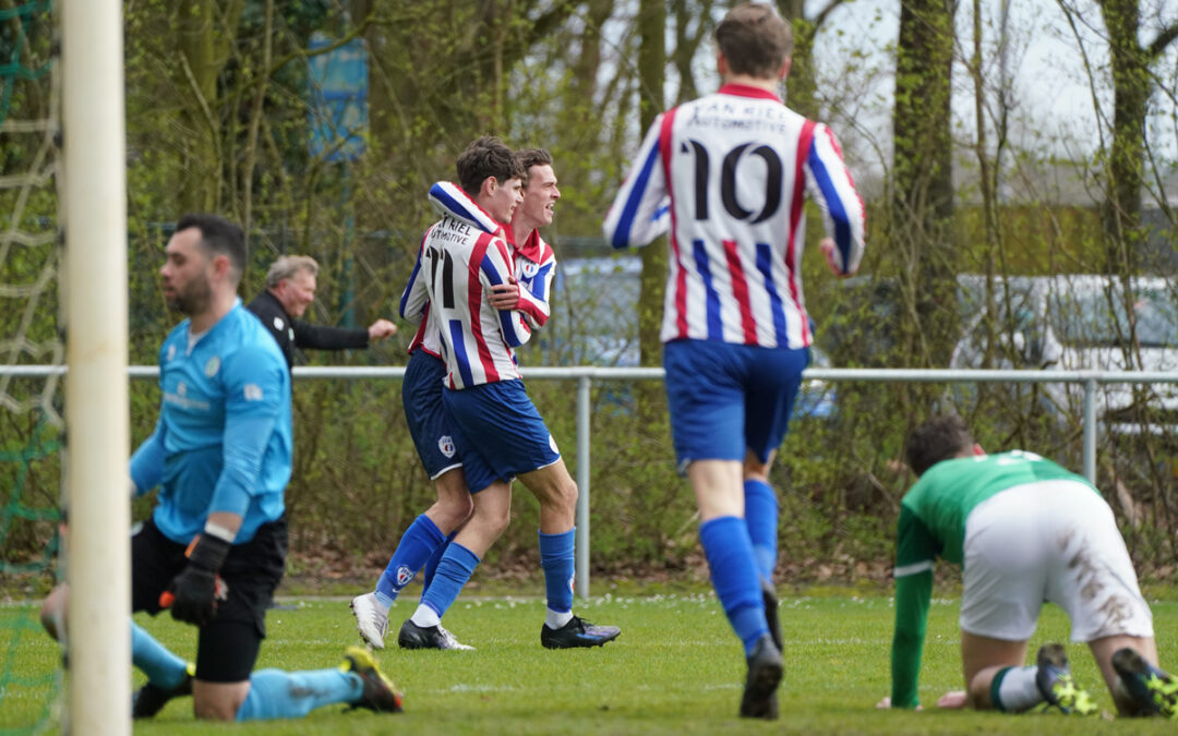 Invaller Bowen van der Linden redt een punt voor JEKA in Rijen