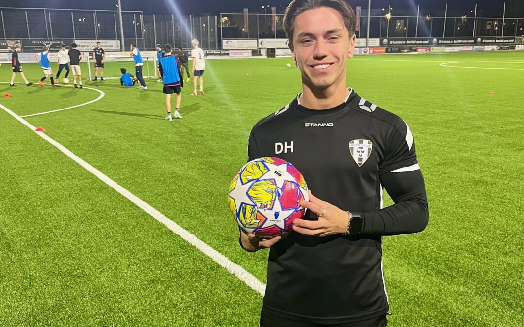 ‘Fitboy’ Danny Hoefnagels krijgt Champions League-bal: “Ik wil tussen de grote namen staan”